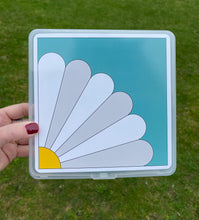 Load image into Gallery viewer, Summit St Box - Daisy Girl