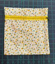 Load image into Gallery viewer, Dainty Floral Handmade Zipper Bag - Cassy Raymond
