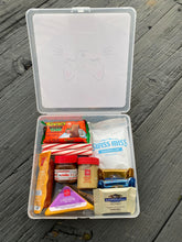 Load image into Gallery viewer, Summit St Box - Picnic
