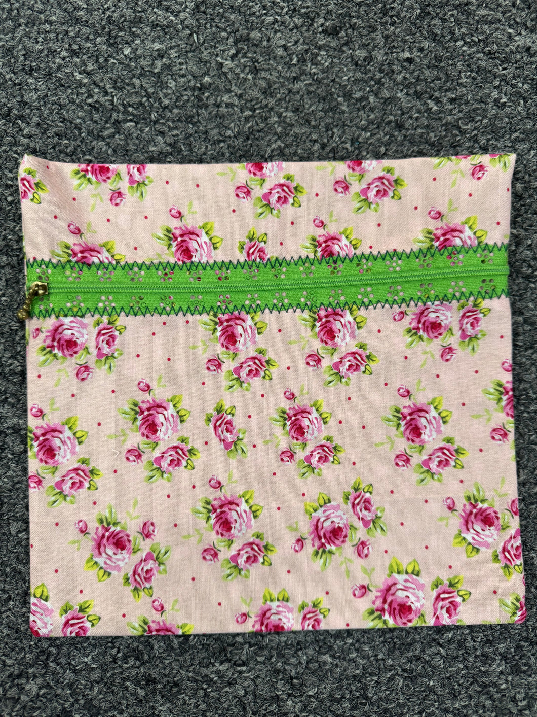 Vintage Roses Green Handmade Zipper Bag - Cassy Raymond