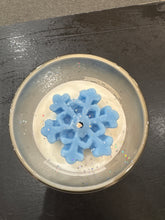 Load image into Gallery viewer, Juniper Snowflake Candle - Dressy Creations Fragrance Co
