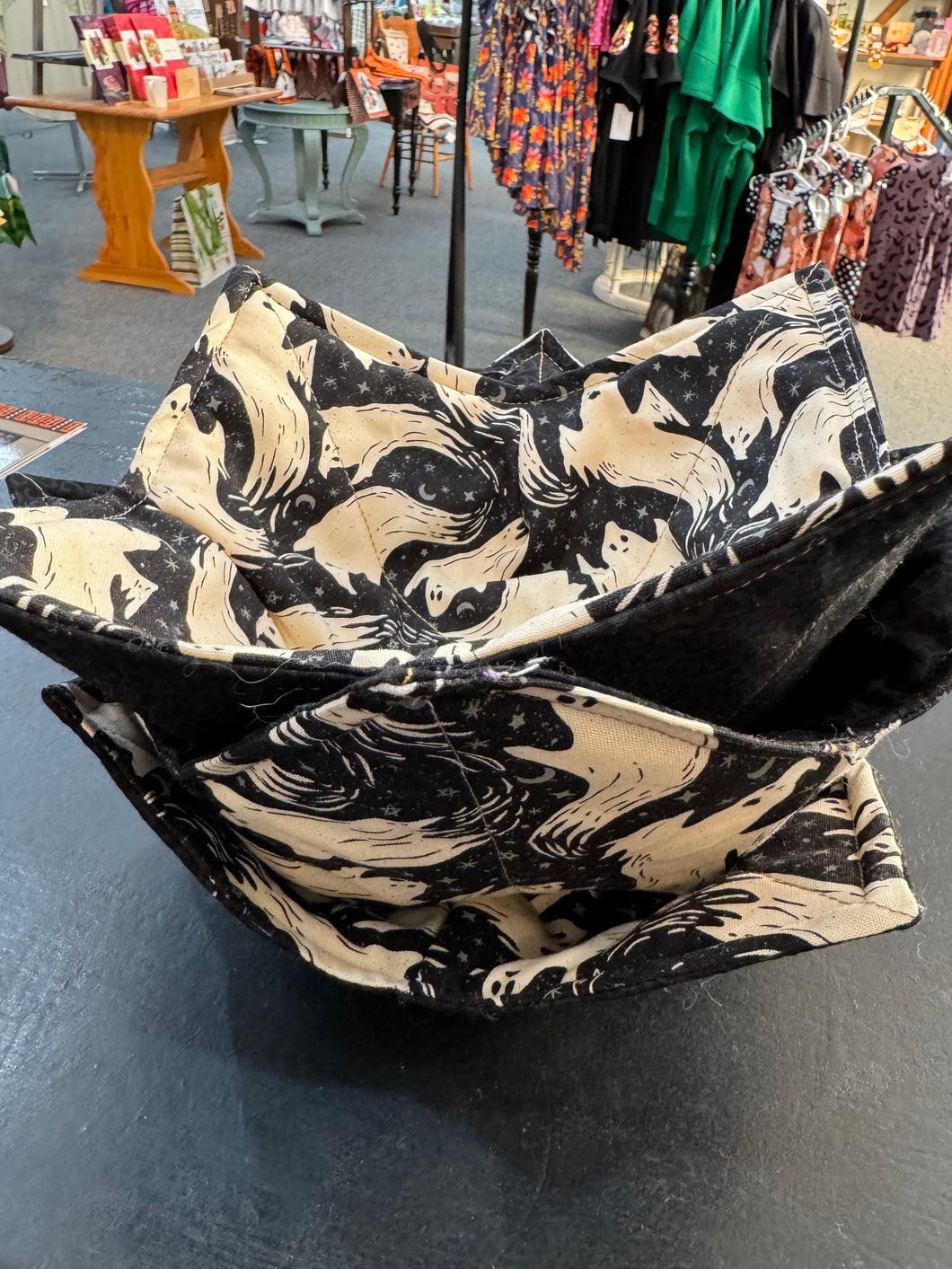 Microwavable Fabric Bowl Cozy - Ghosties