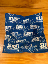 Load image into Gallery viewer, Microwavable Fabric Bowl Cozy - Detroit Lions
