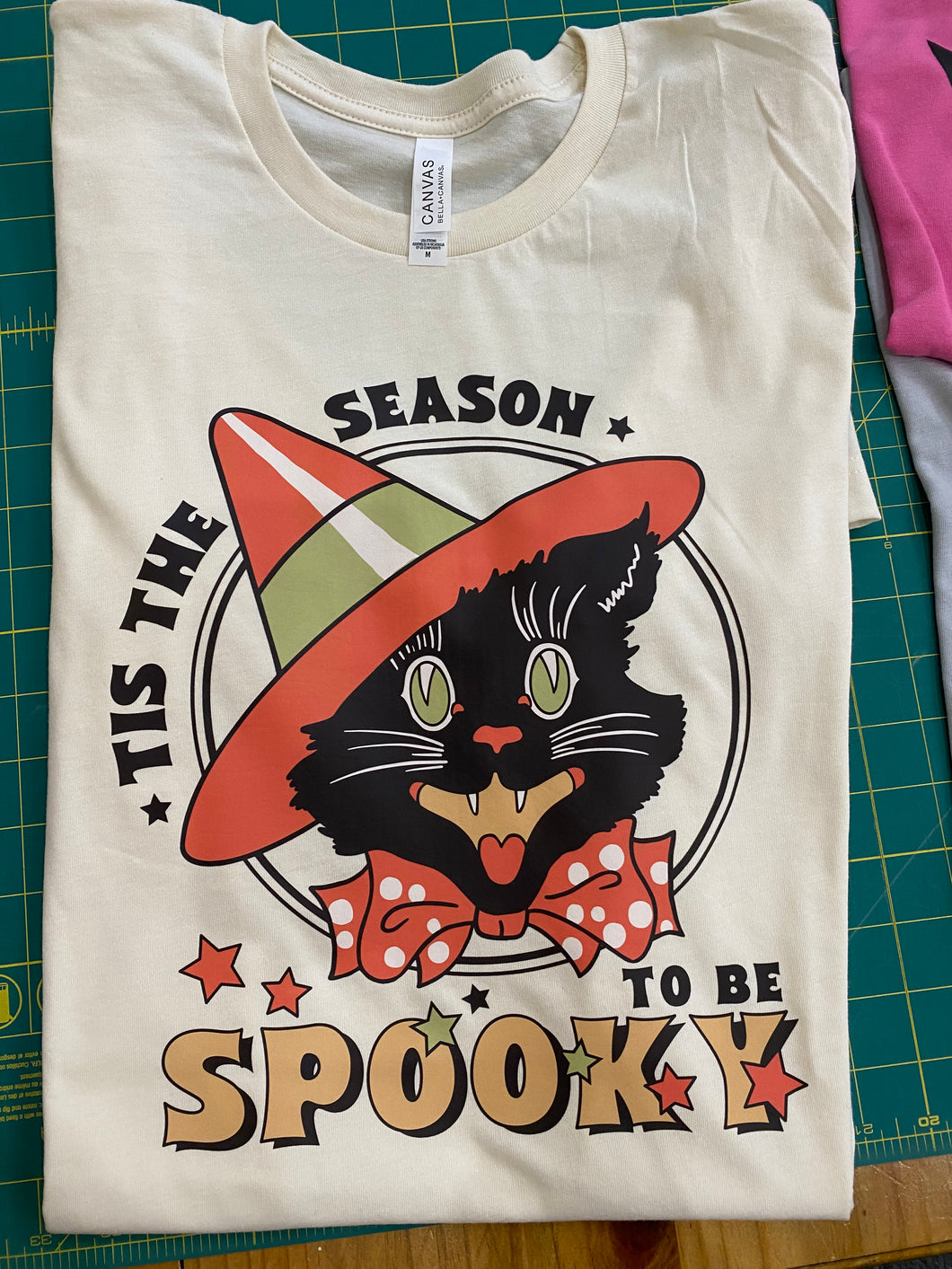 Tis The Season To Be Spooky - T-Shirt